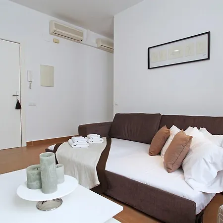 Magnificent 2 Bedroom In Apartman Sitges